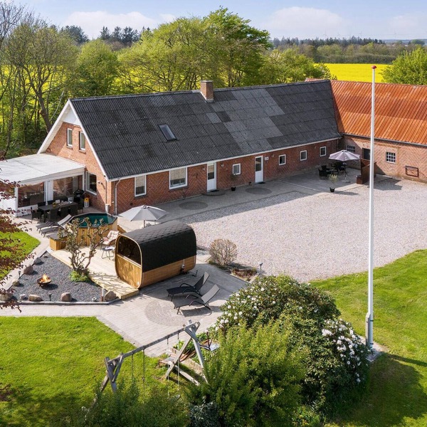 Nice home in Sønder Felding with sauna