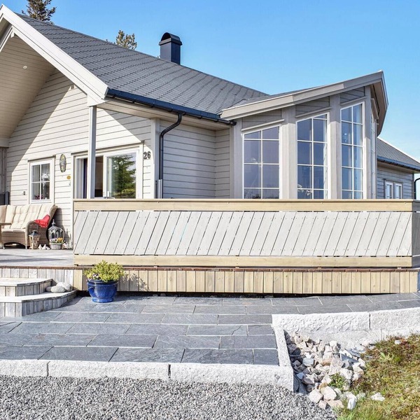 Nice home in Torangsvåg with WiFi
