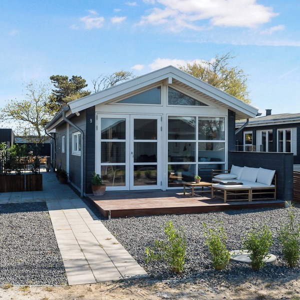 Nice summer house near the water's edge