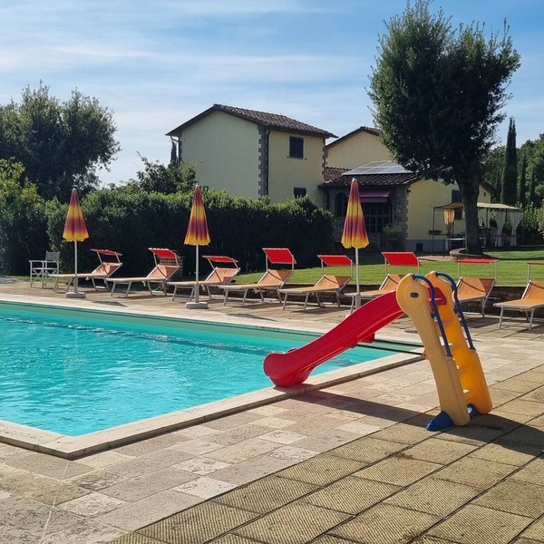 Nice Tuscan villa Pool,AC WI.FI 14 guests 7bedrooms 7bath, Families/friends
