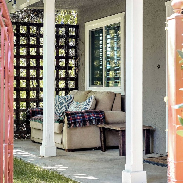 Nicely decorated, home in Los Olivos steps to wine tasting and restaurants