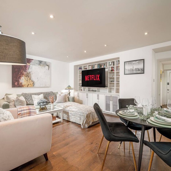Niru Experience Hidden Gem In Chelsea 2BD 2BA