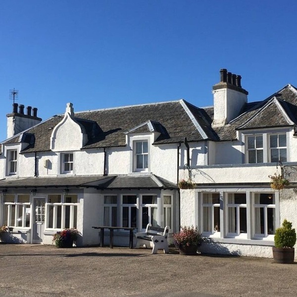 Novar Arms Hotel