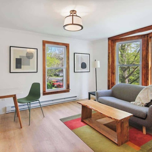 NY Suite | Downtown walk to Commons | Free Parking