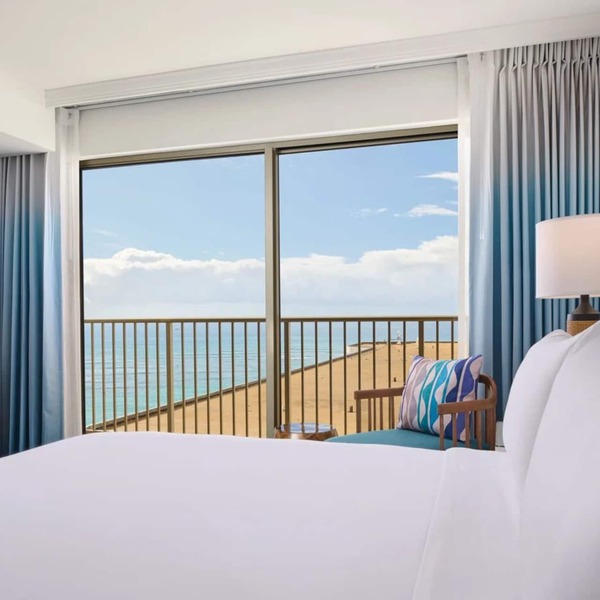 Oahu Dream! 2 Relaxing Units w/Balcony, Minutes to Waikiki Beach