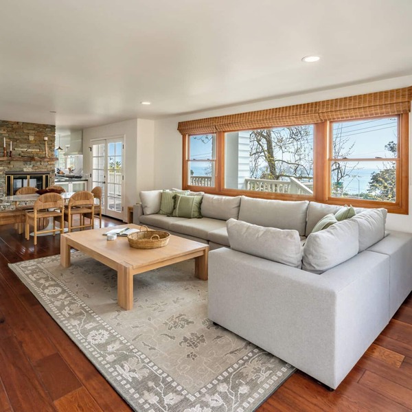 Ocean Breeze Abode & Bungalow - Spacious Seaside Living