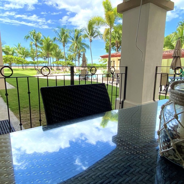 Ocean Front 3 Bed/2 Bath- direct access to beach-Salt water Pool-AMAZING SUNSETS