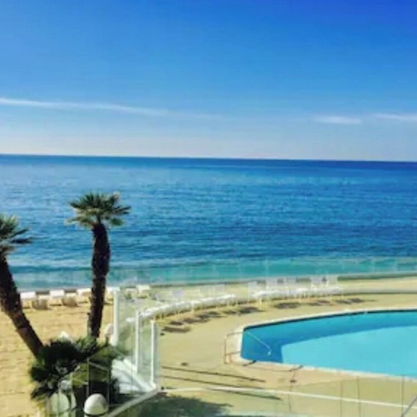 Ocean Front Carbon Beach Malibu Escape 😊