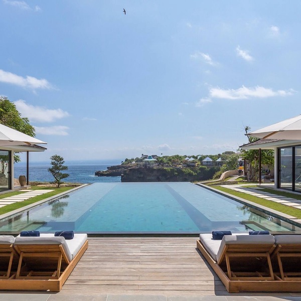 Ocean Front Majestic and Eco-Friendly 6 BDR villa in Nusa Lembongan, Bali