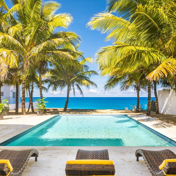 Ocean Front Villa with spectacular views!