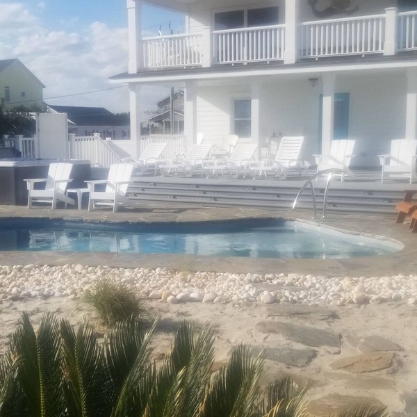 OCEAN FRONT WITH THE BEST OCEAN VIEWS. HEATED POOL & HOT TUB ALL YEAR