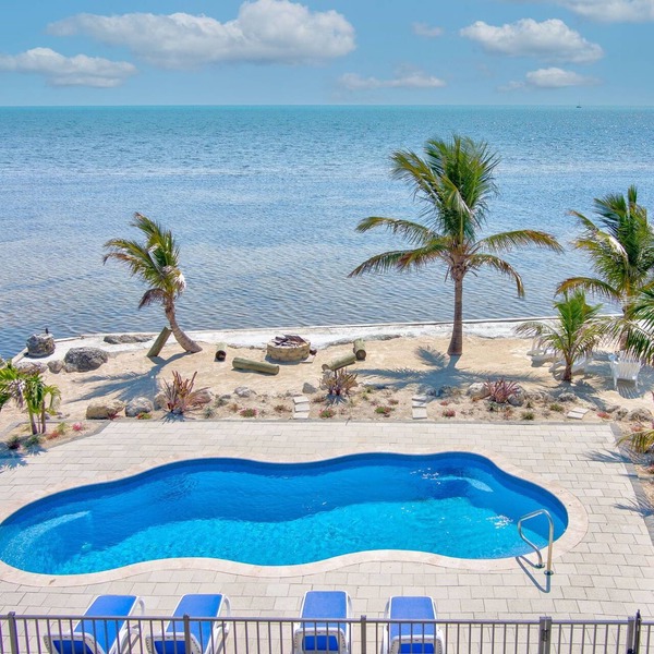 Ocean Panorama w private pool, huge yard, fire pit, kayaks, SUPs