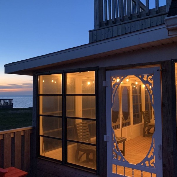 Ocean Ridge Beach House - 3-bedrooms with screened-in porch, right on the beach