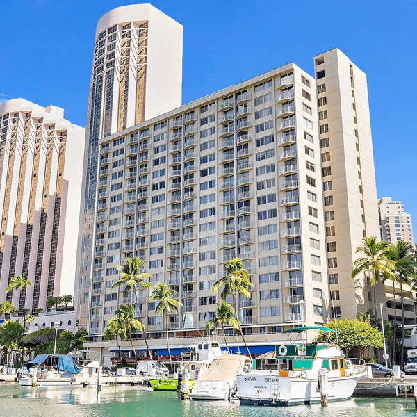 Ocean View 1BR at Ilikai Marina