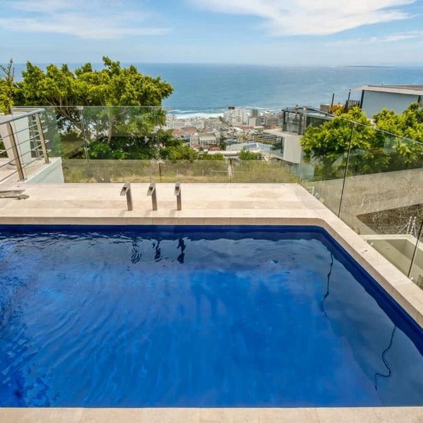 Ocean View Elegance - Majestic villa in Bantry Bay