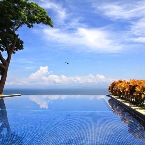 Ocean view, full time staff, concierge services. Winner 2013 - 2026 top rental