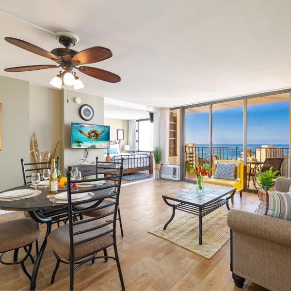 Ocean view high-floor condo with lanai & beach access