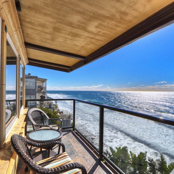 Ocean views steps to the water prime Laguna Beach 8 Villa Roma