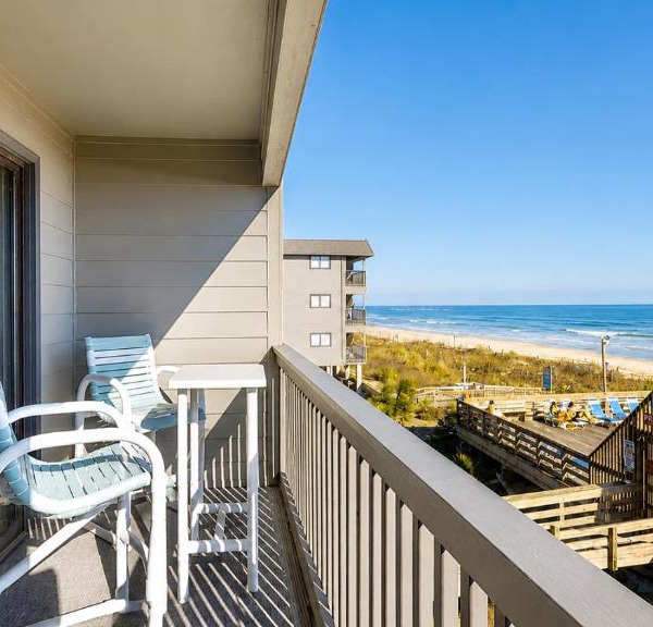 Oceanfront 1BR Updated Balcony Cherry Grove Sea Cabin 206-A