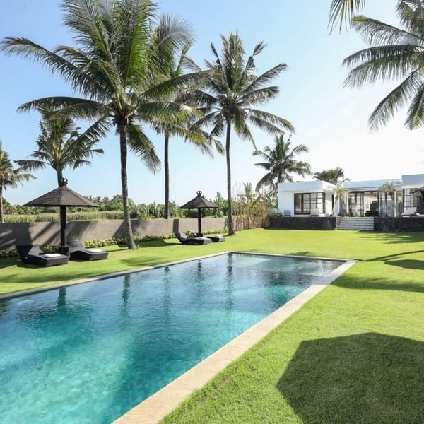 Oceanfront 5 Bedroom Villa in Tabanan