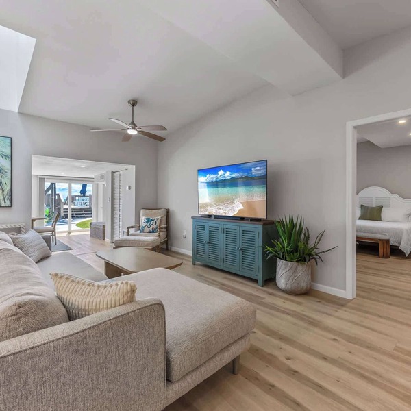 Oceanfront 5BR Retreat w Beach Access