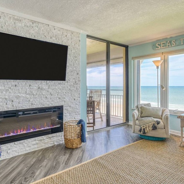Oceanfront, Amazing Ocean Sunrise and Intracoastal Sunset View, Pool, Elevator, $300 in Free Tickets