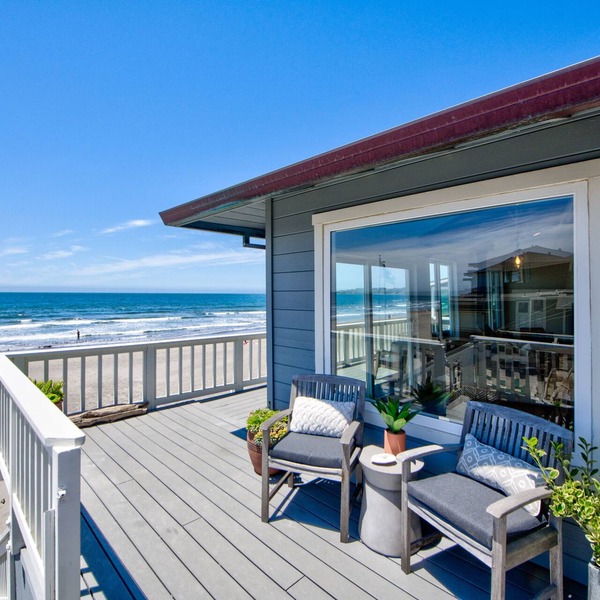 Oceanfront Beauty with views from every room