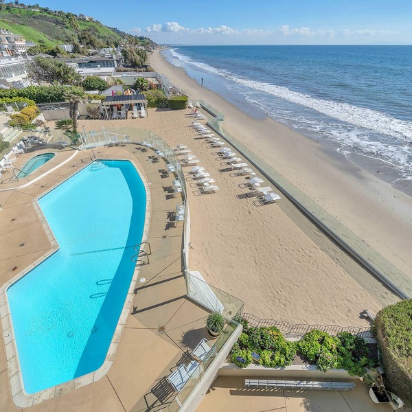 ❤️❤️Oceanfront Bliss: Pool, Jacuzzi, No Highway Noise!❤️❤️