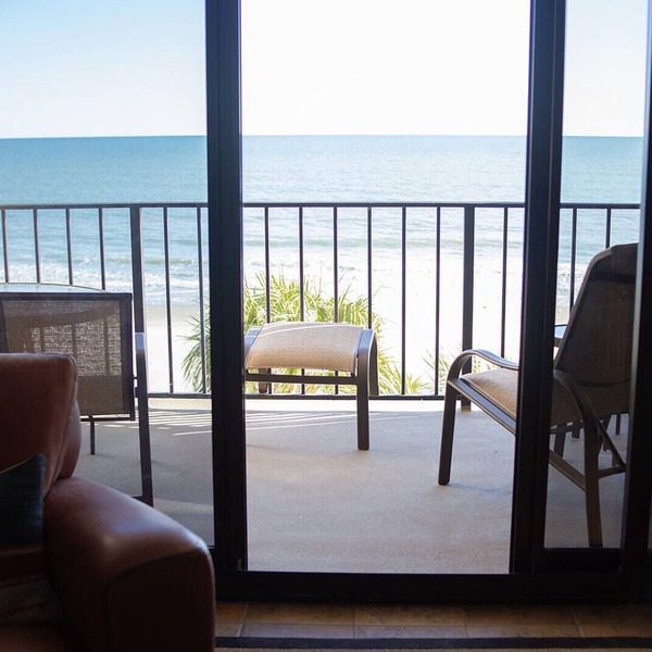 Oceanfront Bold & Stately Condo Top Listing 2021 Books Early-Family Friendly