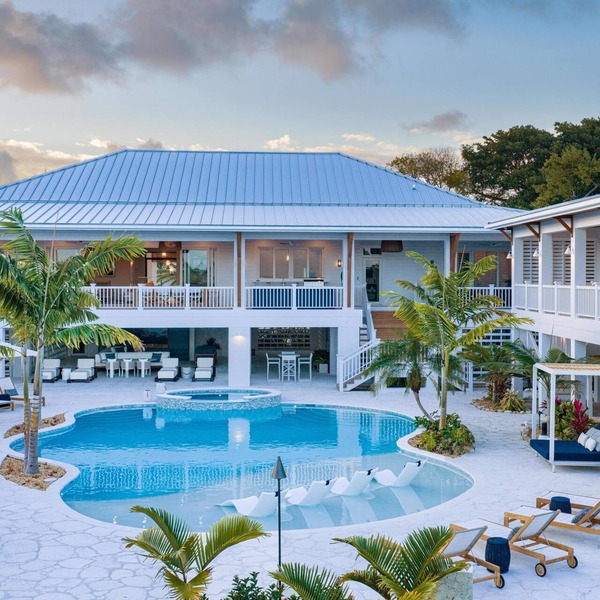 Oceanfront Charm Meets Bespoke Luxury- Brand New 9 Bedroom Estate & Sleeps 26