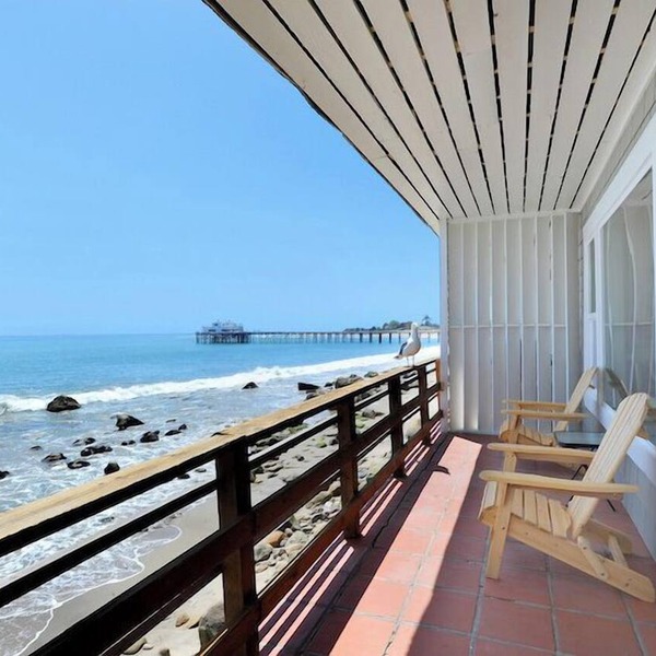 Oceanfront Cottage On Sandy Carbon Beach – Pelican
