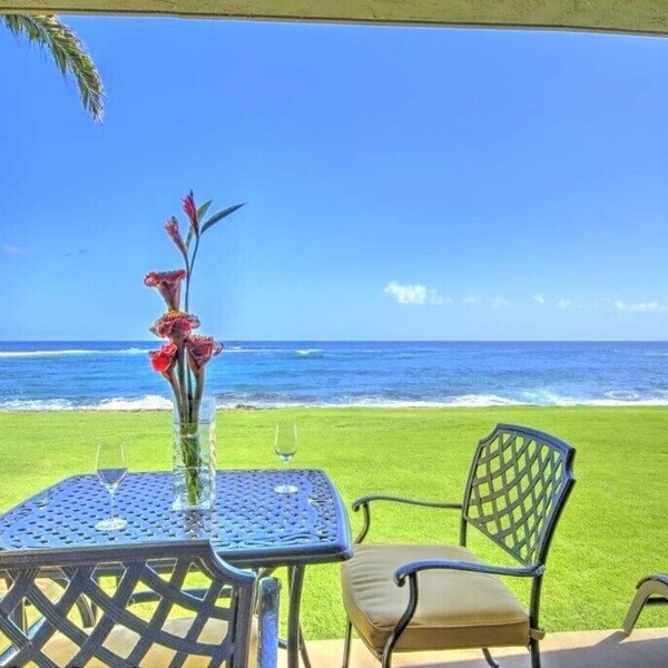 OCEANFRONT Ground Floor 2bd/2ba Unit with Amazing Ocean Views & A/C