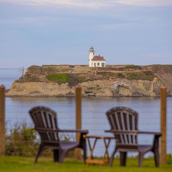 Oceanfront Home, Lighthouse, Beach Access, Spectacular Sunsets, Newly Remodeled