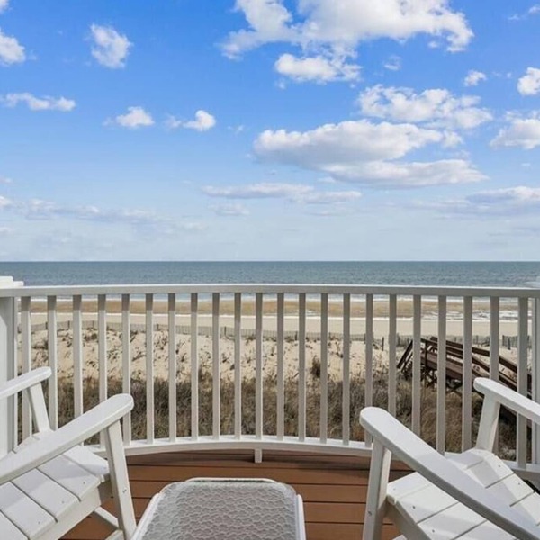 Oceanfront Home w/Private Beach, Decks & Hot Tub