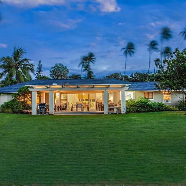 Oceanfront: Large Private Beach House - Maui North Shore