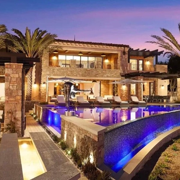 Oceanfront Luxury: Sustainable Smart Home