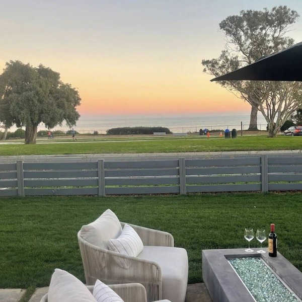Oceanfront Luxury, Beach Access, Clear Views, Spa, Steam Shower, Enclosed Yards,