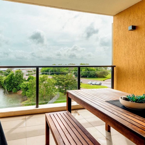 Oceanfront Marvel: Harbour View ~ Pool ~ Parking