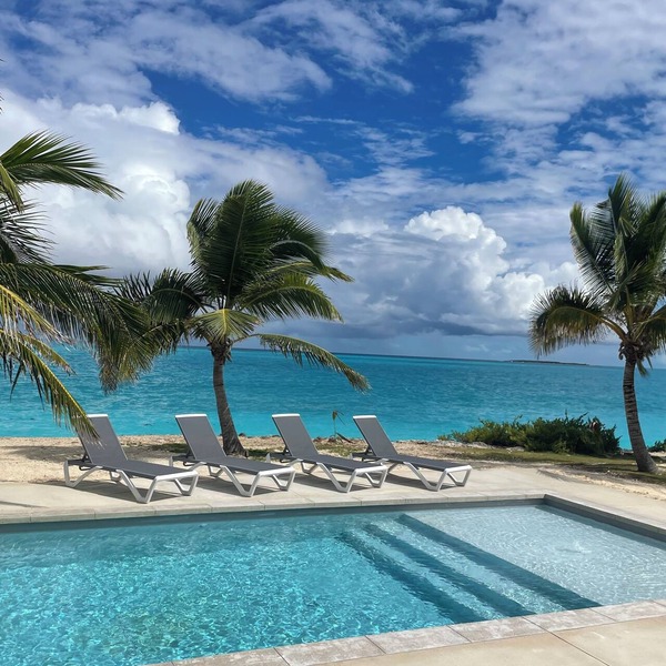 Oceanfront Paradise in Exuma: Pool, Kayaks & Stunning Views Await You!