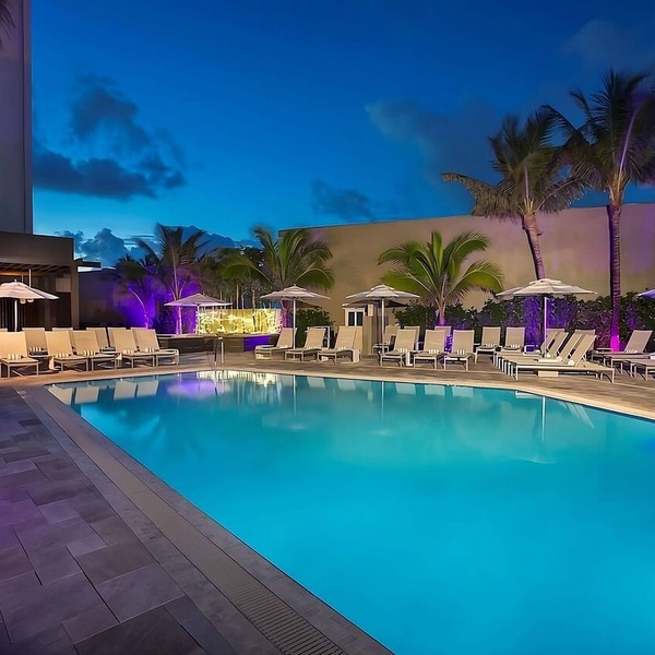 Oceanfront Pool Stay, Walk to Family Attractions & Dining Spots