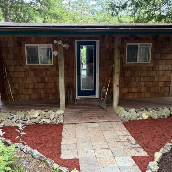 Oceanfront Private Peaceful Cabin on an Acre