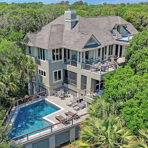 Oceanfront, private boardwalk and pool