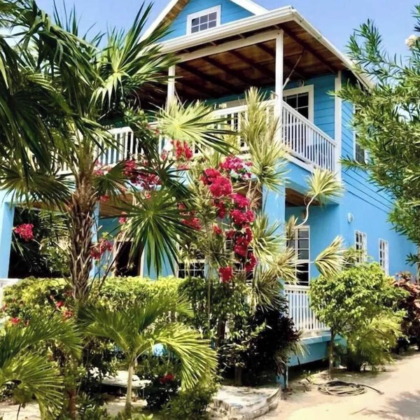Oceanfront Unit w/dock/pool/AC-free paddle boards -2 bed, 1 bath sleeps 6