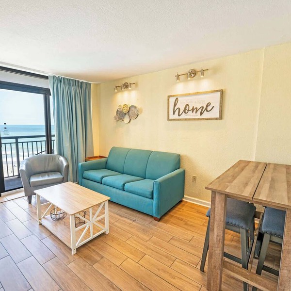 Oceanfront Views, Recently Renovated Kitchen,Pools
