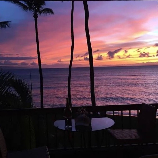 OCEANFRONT with Private Beach! Hale Mahina A206