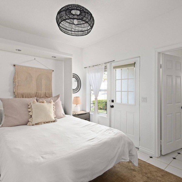 Oceanside Private Beautiful Beachside Guest Suite
