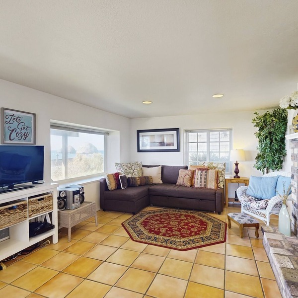 Oceanview Escape with Sweeping Views and Easy Beach Access