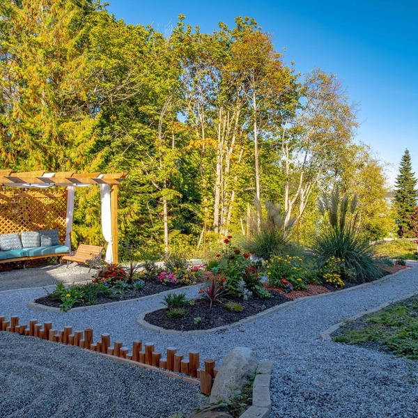Oceanview two bdrs suite close to trails, beach, restaurants, charming Chemainus