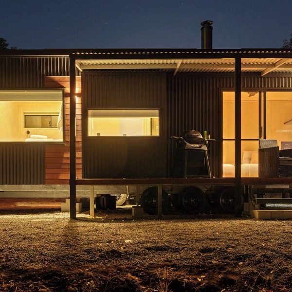 Off Grid Tiny Home : City Escape, Unwind & Reconnect with Nature