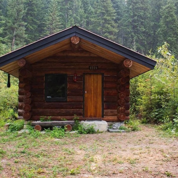 Off-Grid WoodLog Cabin